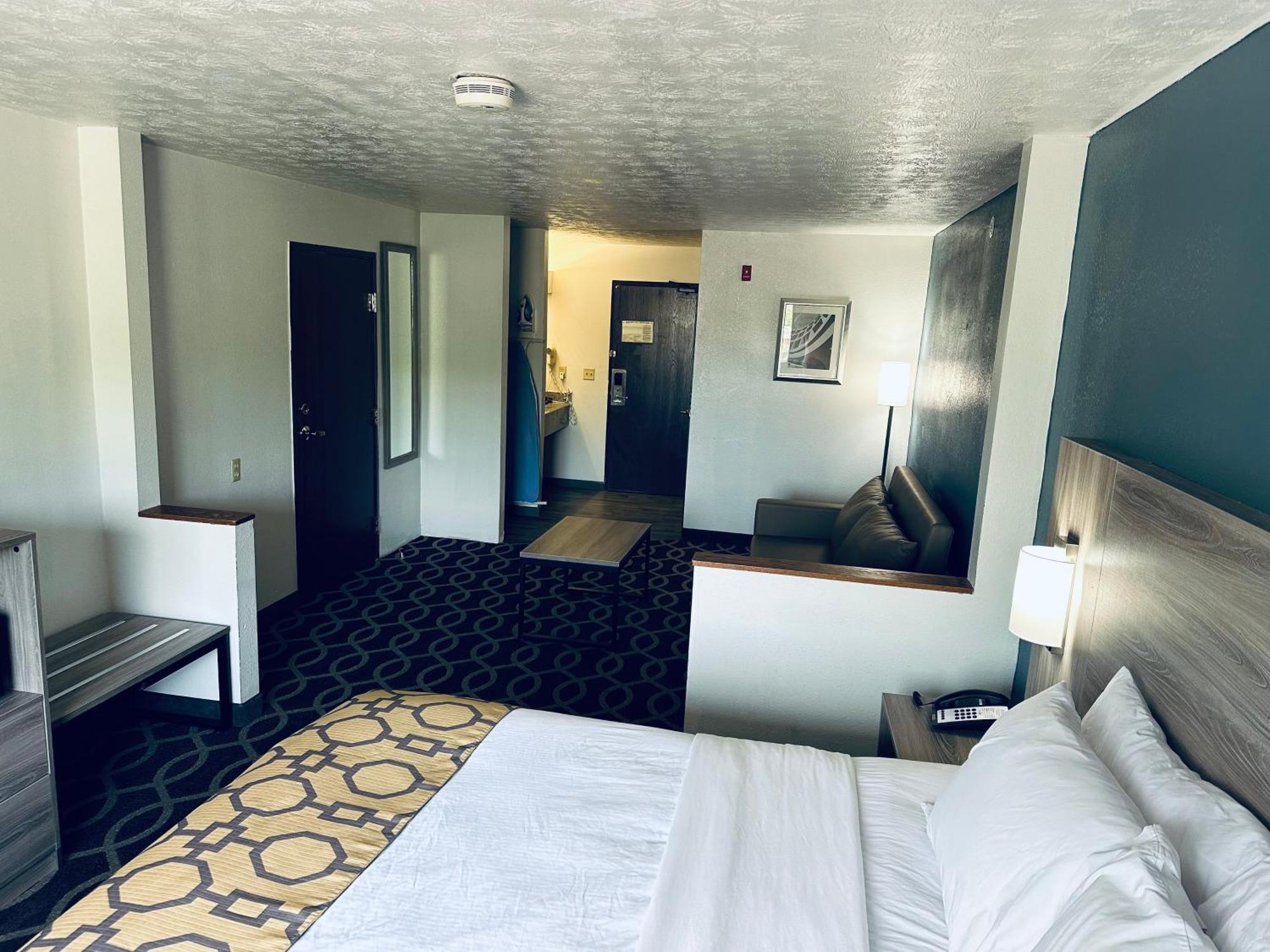 Inn Baymont By Wyndham 3*